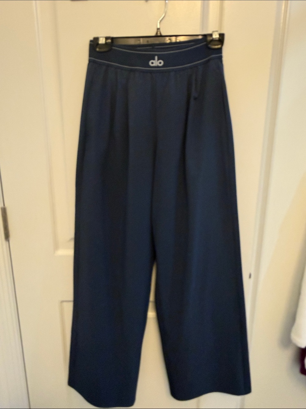 ALO Yoga suit up trousers